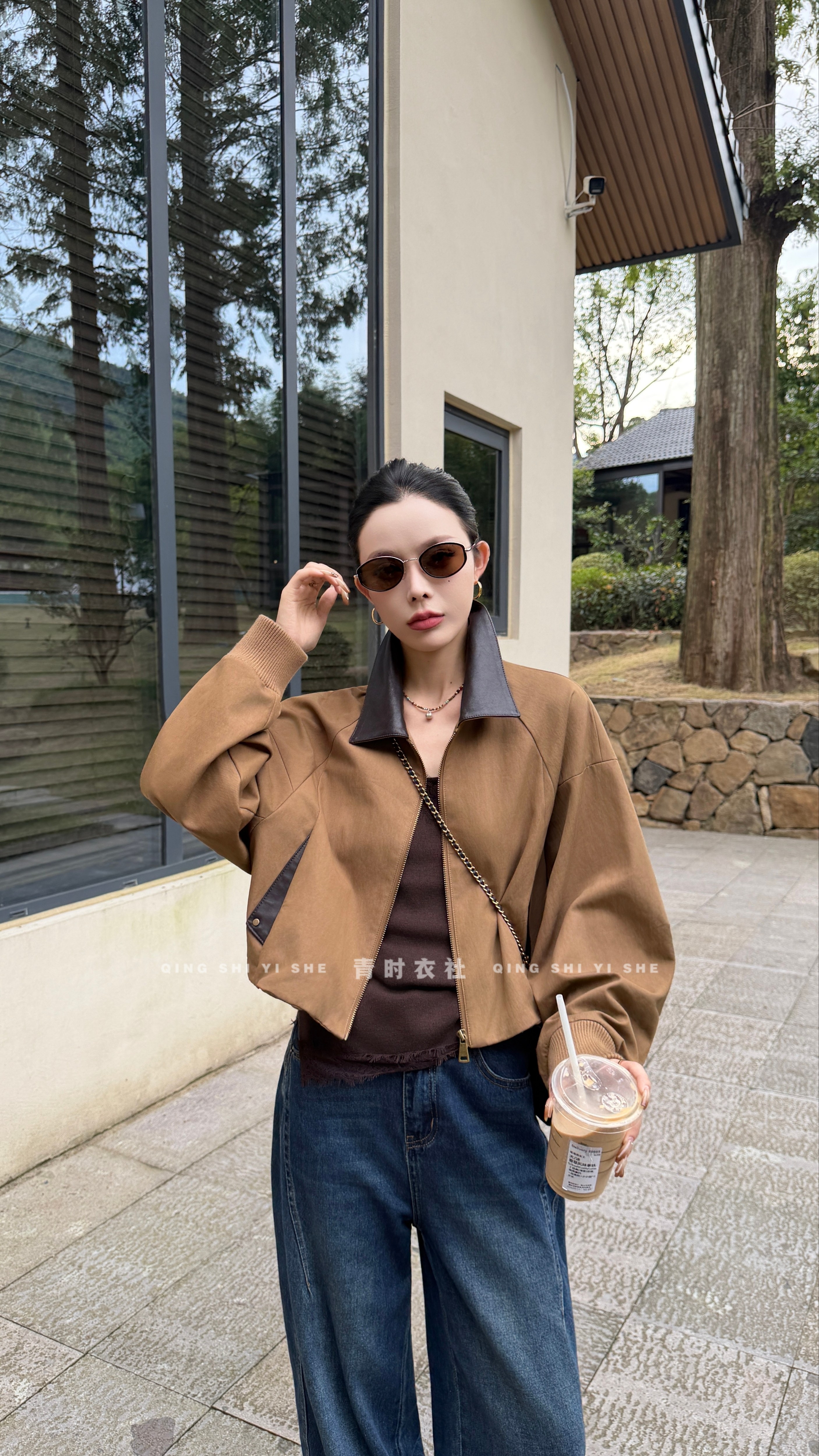 复古撞色皮翻领拼接拉链短外套女