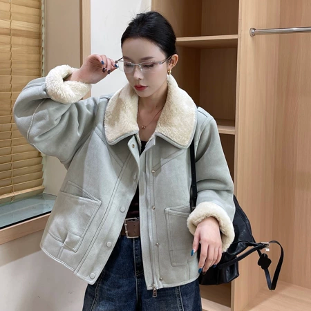 冬季新款韩版气质休闲翻领加绒加厚皮毛一体外套女保暖上衣27653