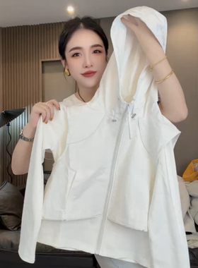 春季连帽冲锋衣女运动风假两件