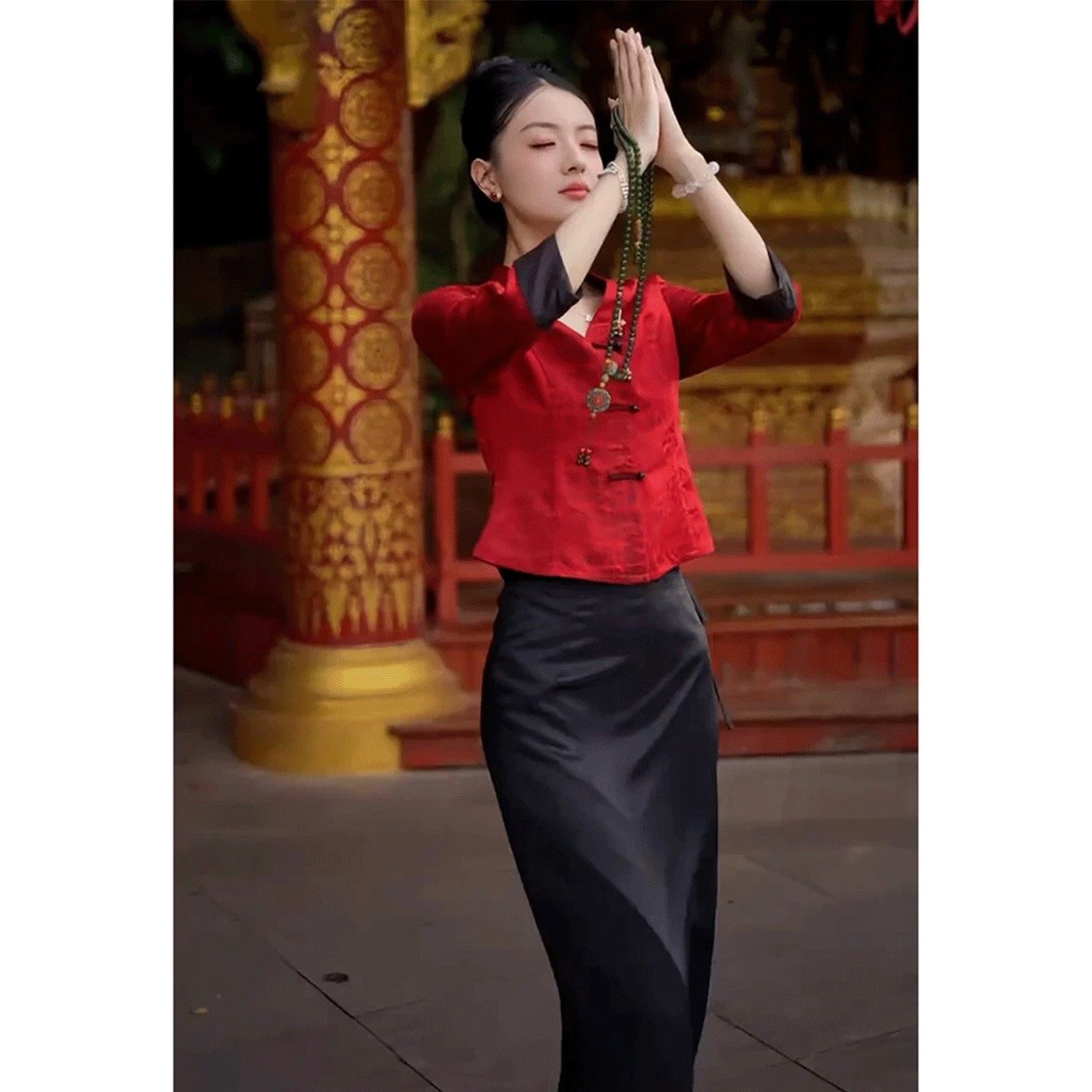 2026超火穿搭一整套新中式国风盘扣红色衬衫女半身裙春季穿搭套装,女装/女士精品,时尚套装,淘宝优惠券,粉丝福利购,淘宝优惠卷