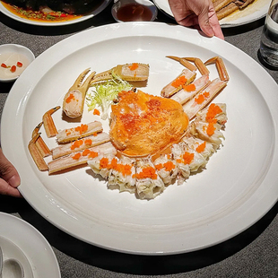 酒店中厨餐具陶瓷盘子圆形螃蟹展示盘子深盘冷菜凉菜特色餐厅餐盘