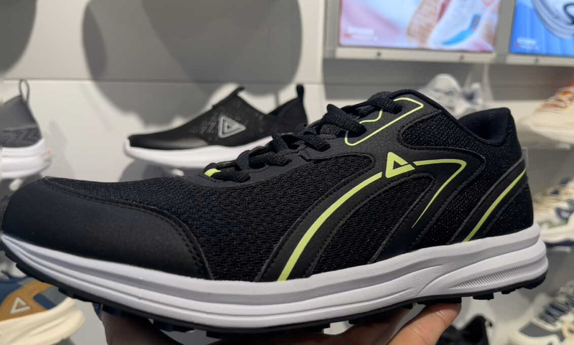 匹克春季新款情侣同款男女2023网面轻弹减震防滑竞速健身运动跑鞋