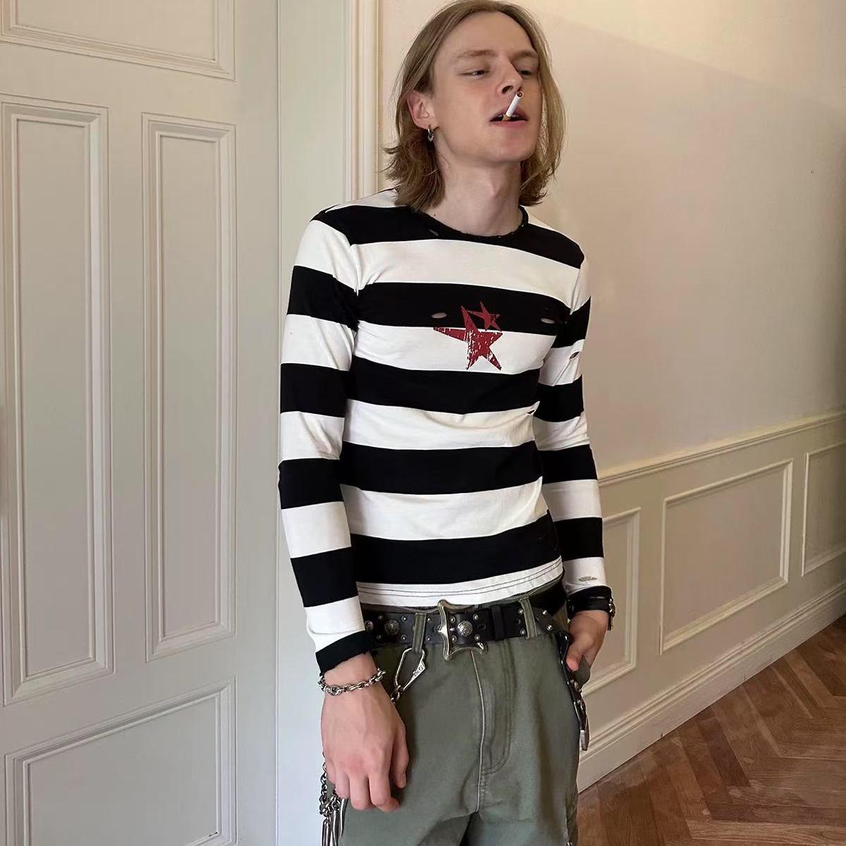 AGD24FW条纹五角星印花破洞T恤