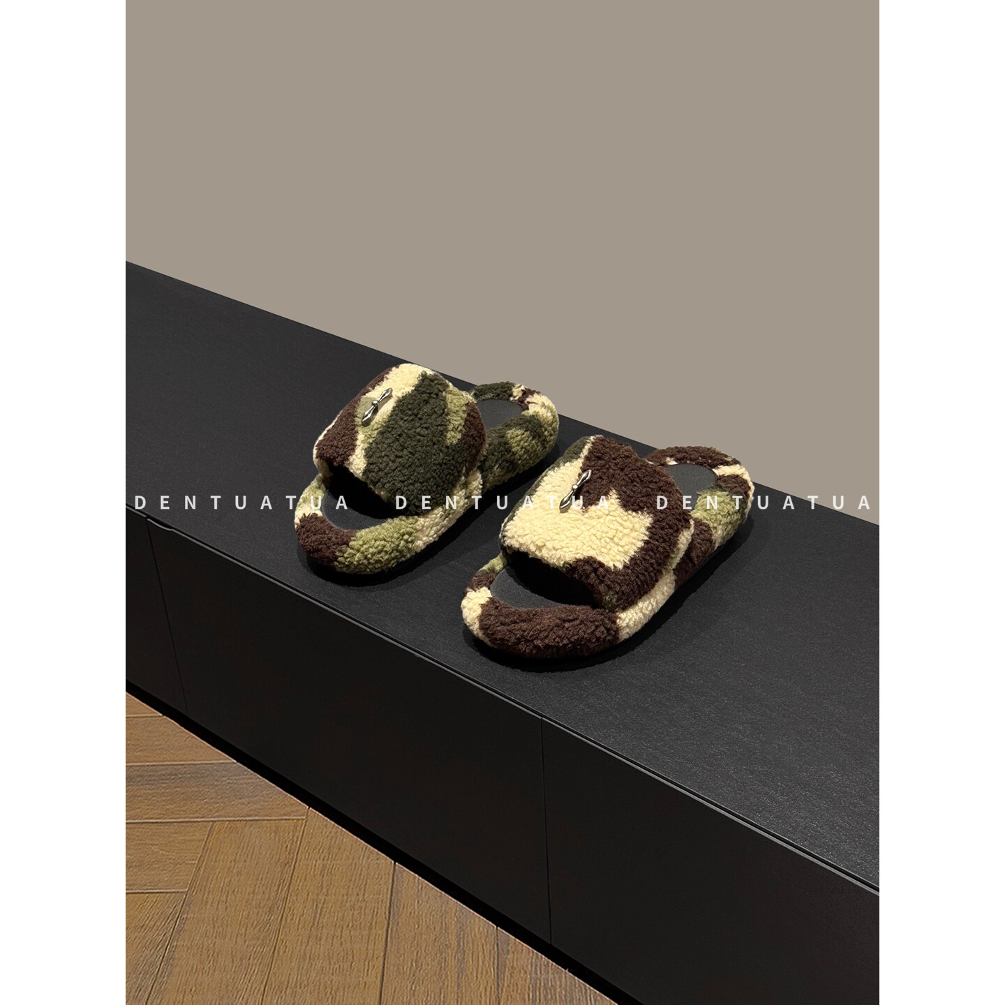 DENTUATUA 暗藏硬核浪漫！25FW 迷彩厚底一字拖毛毛拖鞋 女,女鞋,一字拖,淘宝优惠券,粉丝福利购,淘宝优惠卷