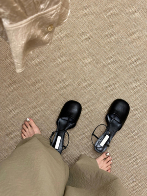 DENTUATUA 可可爱爱！玛丽珍奶奶包头凉鞋 小圆头 小低跟 贵气感