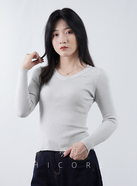 浅灰色V领长袖针织衫女2025春秋冬季新款修身显瘦内搭打底衫上衣
