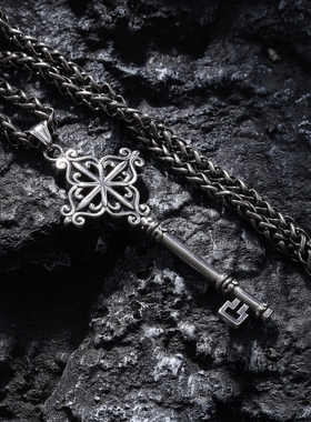 日系钥匙男士高街风钛钢复古吊坠