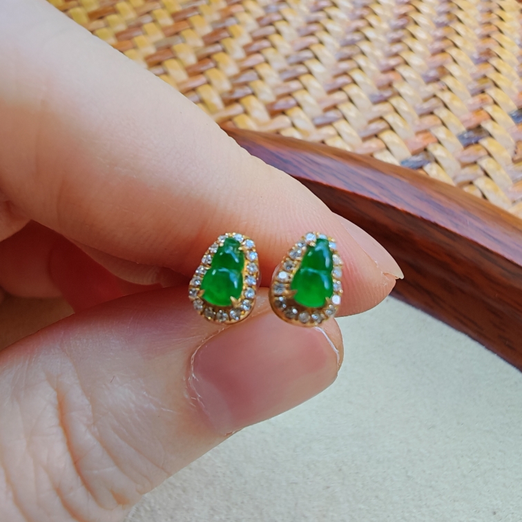 珑心  吸睛显白提气天然缅甸翡翠葫芦耳钉18k金伴钻石耳饰有证书