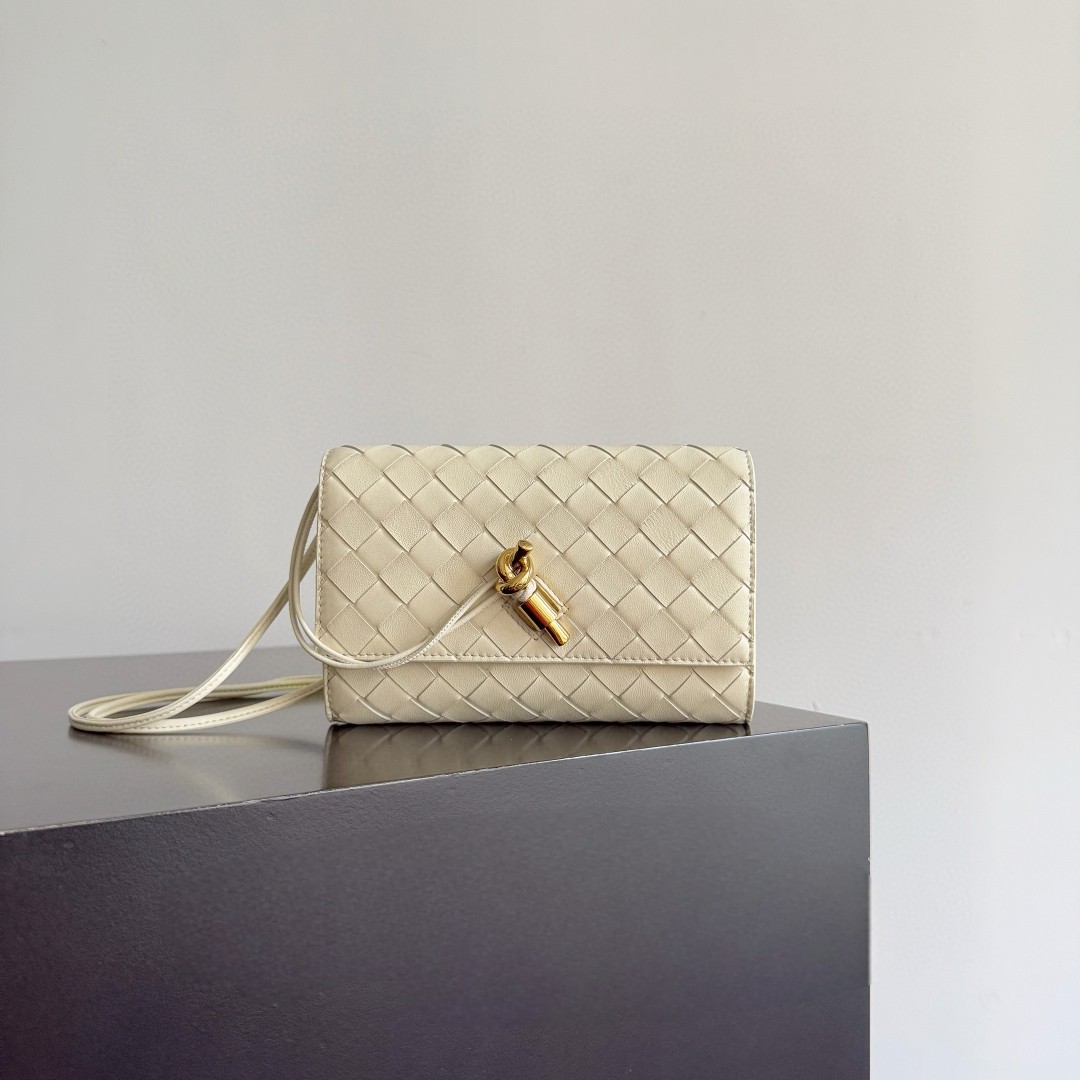 25新款编织男女andiamo手拿单肩斜挎信封钱包百搭时尚休闲真羊皮