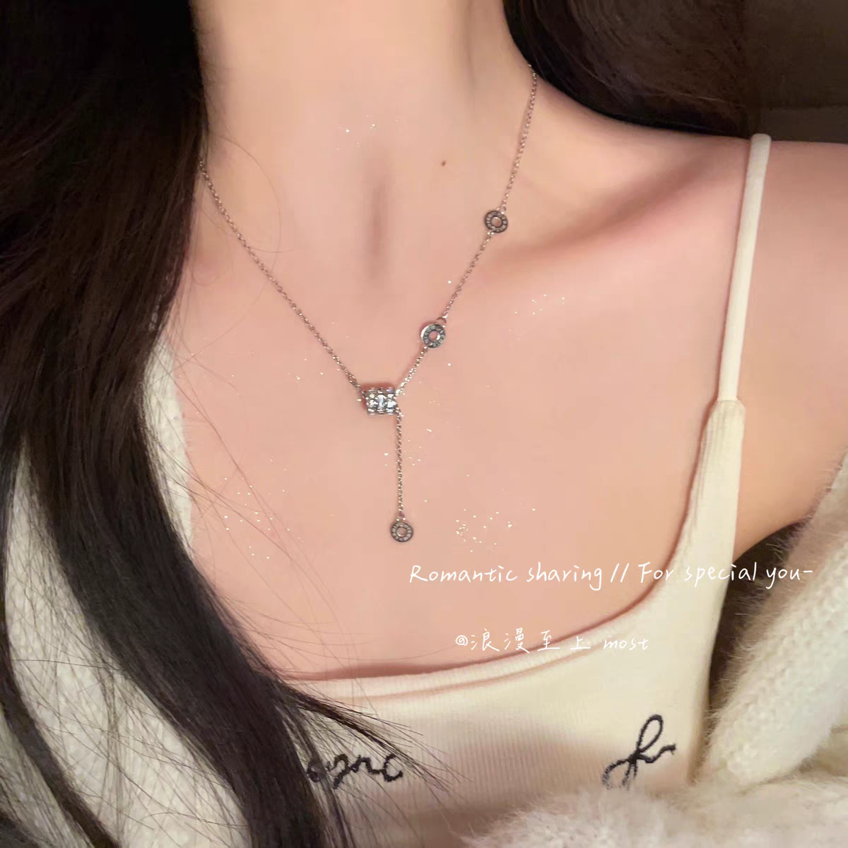 新款小蛮腰项链轻奢小众流苏颈链钛钢镶钻女款锁骨链不掉色可水洗