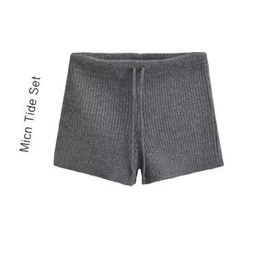 辣妹风纯色针织包臀短裤