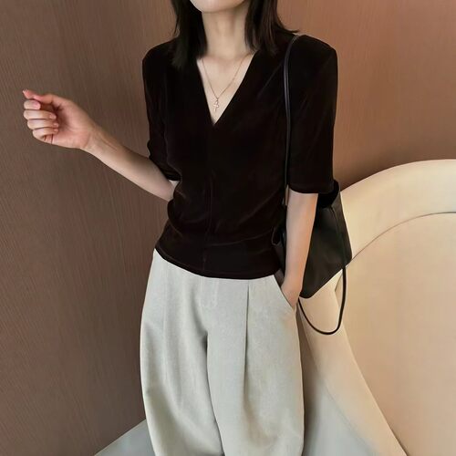 复古简约风V领丝绒黑色中袖T恤女