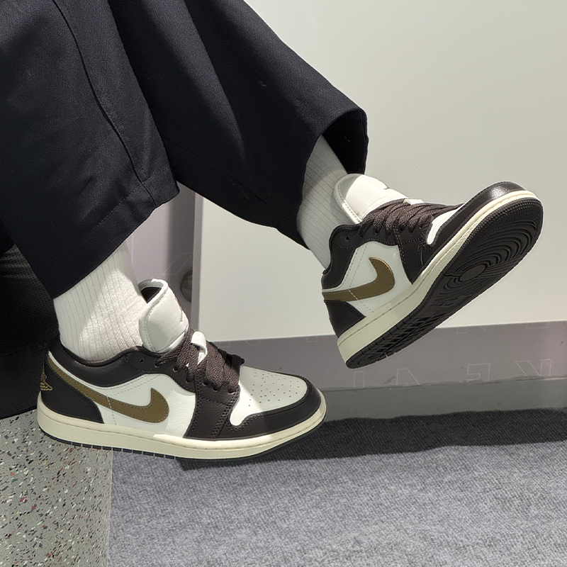 耐克/Nike Air Jordan 1 Low 棕色小摩卡低帮女款板鞋 DC0774-200