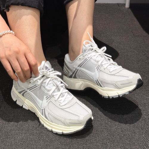 耐克/Nike  Zoom Vomero 5复古低帮缓震运动男子休闲鞋HF0731-007