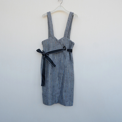 专柜正品超值彩色粗线及膝背带裙