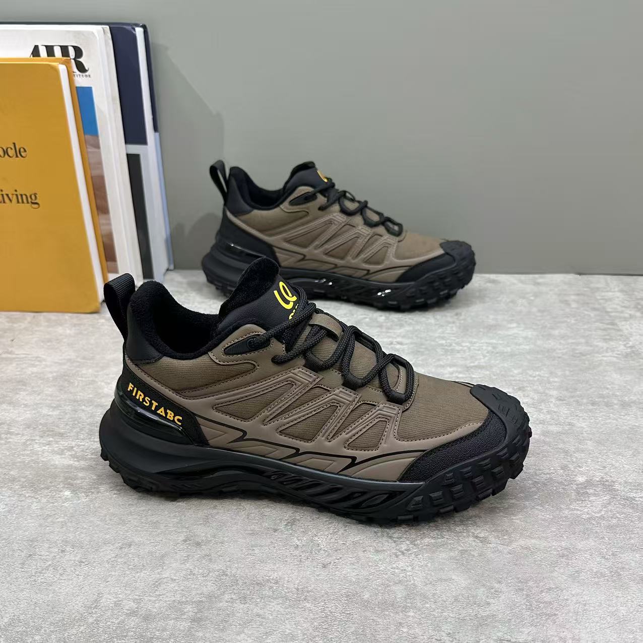 男鞋2025冬季新款加绒棉鞋男士运动休闲鞋户外防滑厚底徒步登山鞋