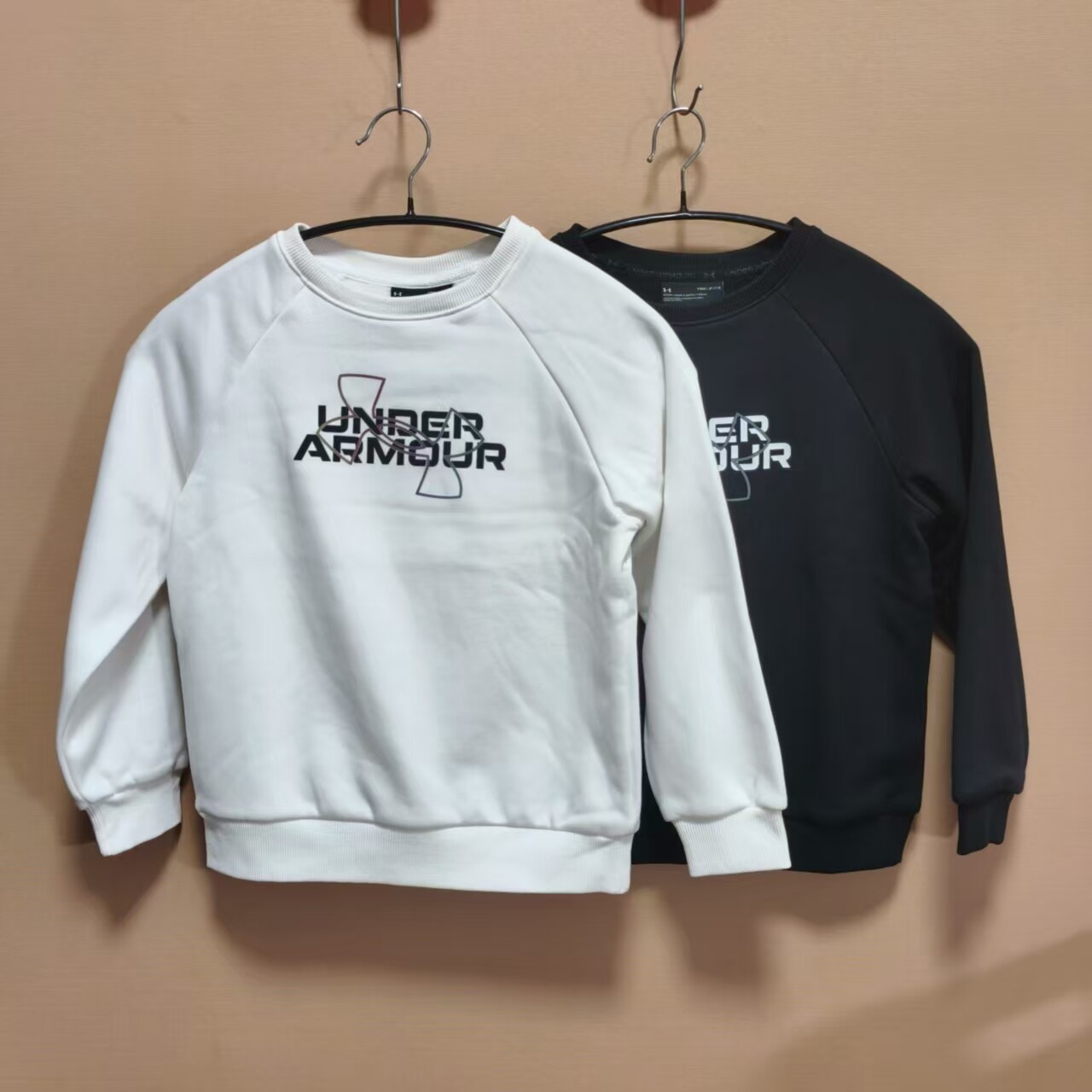 安德玛儿童冬季圆领加绒卫衣