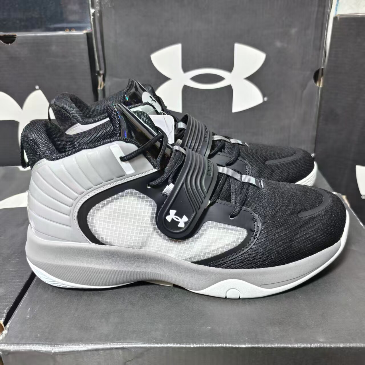 安德玛儿童男童春秋季篮球鞋透气专业训练耐磨系带运动鞋断码处理