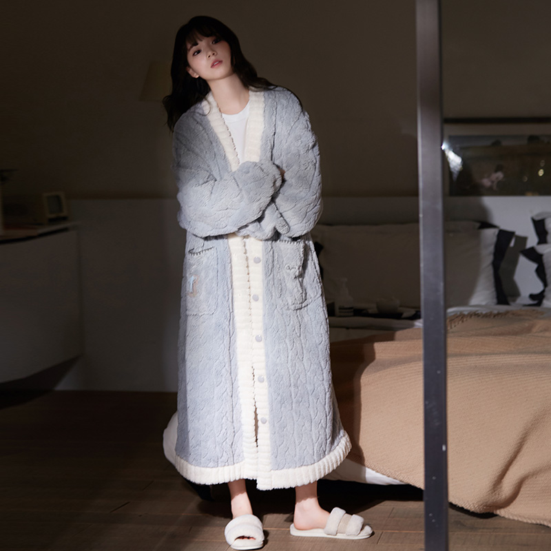 女珊瑚绒可爱睡袍保暖锁温可外穿