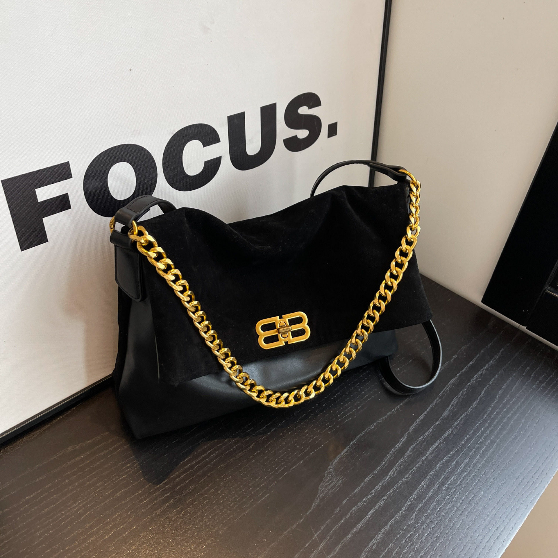 永恒优雅宣言演绎轻奢美学经典复古画报摩登杂志大作手提包女包,箱包皮具/热销女包/男包,通用款女包,淘宝优惠券,粉丝福利购,淘宝优惠卷