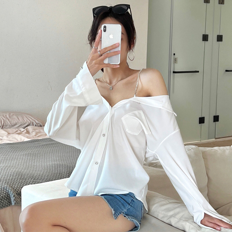 露肩辣妹纯欲防晒上衣女夏薄雪纺性感设计小众吊带中长款2023衬衫