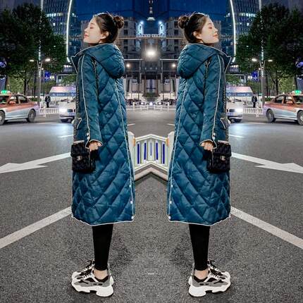 过膝羽绒服女2024冬季新款中长款轻薄时尚爆款白鸭绒连帽加厚外套