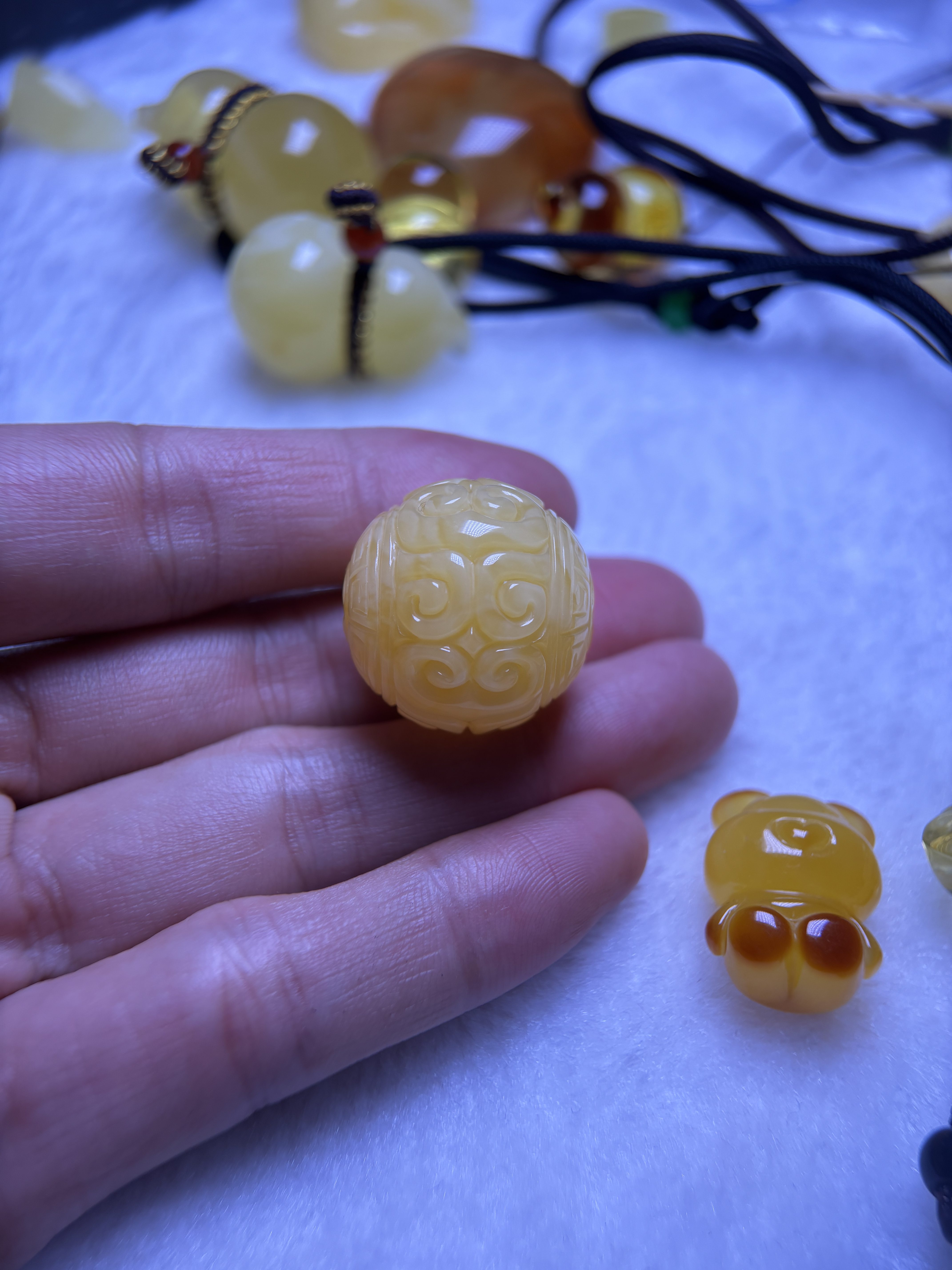 原矿俄料蜜蜡鸡油黄白花蜡回纹珠子蜡质好颜色漂亮