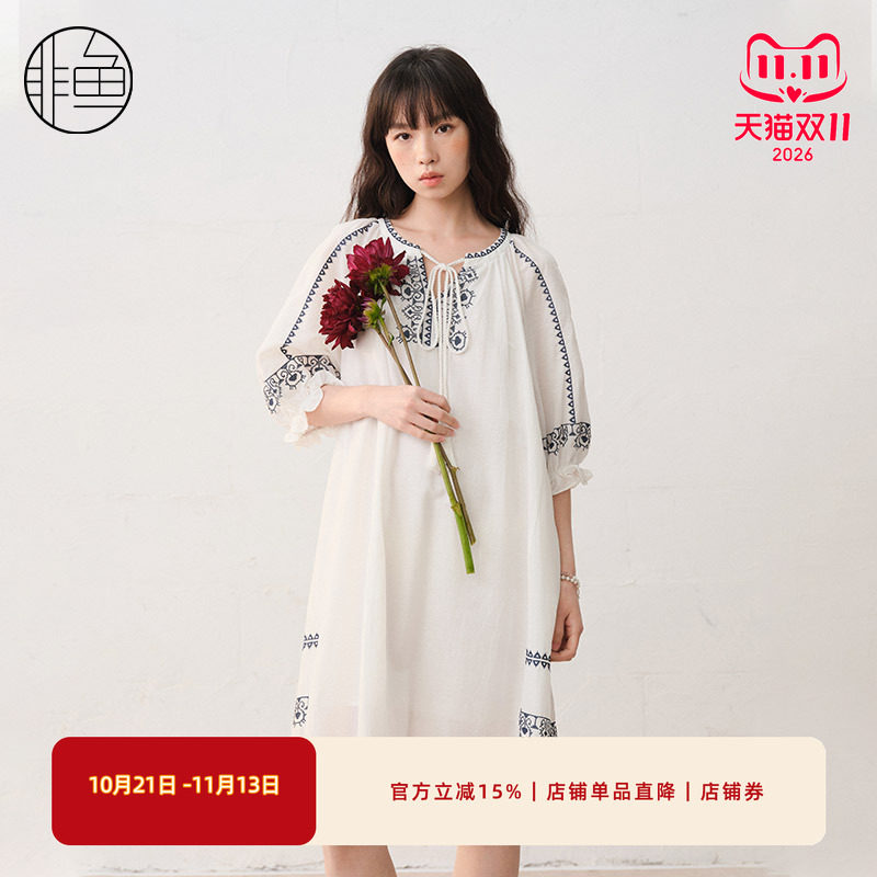 非鱼2025新款新中式气质棉麻刺绣连衣裙女夏季宽松显瘦度假风裙子