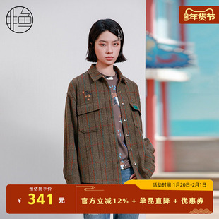 非鱼中长款呢料外套2023秋冬新款文艺复古格子衬衫式刺绣女外套