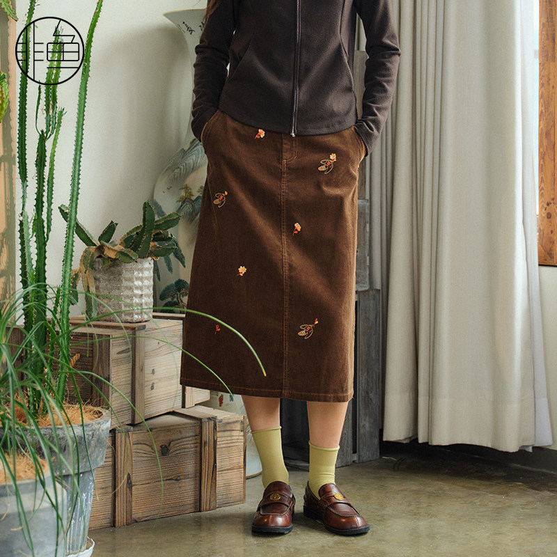 非鱼25半裙秋冬季女通勤中长款A字半裙文艺复古灯芯绒拼接半身裙