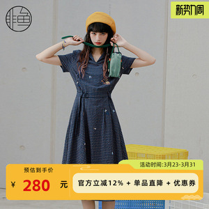 非鱼夏新款短袖微皱小方格连衣裙气质显瘦中长款复古格子裙