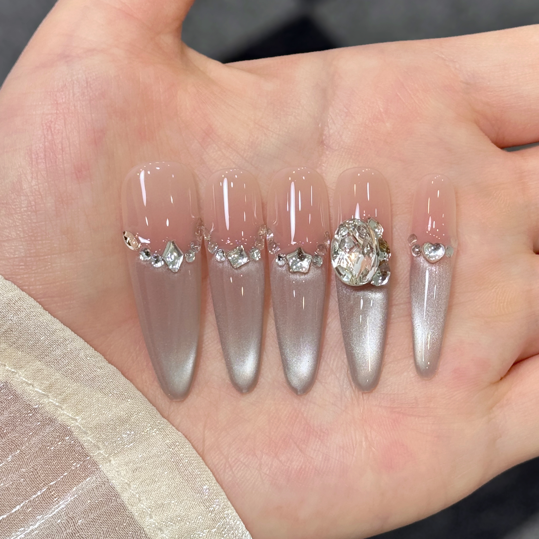 氛围感显白高级手工猫眼穿戴甲爆闪显白美甲贴片成品日常-V24