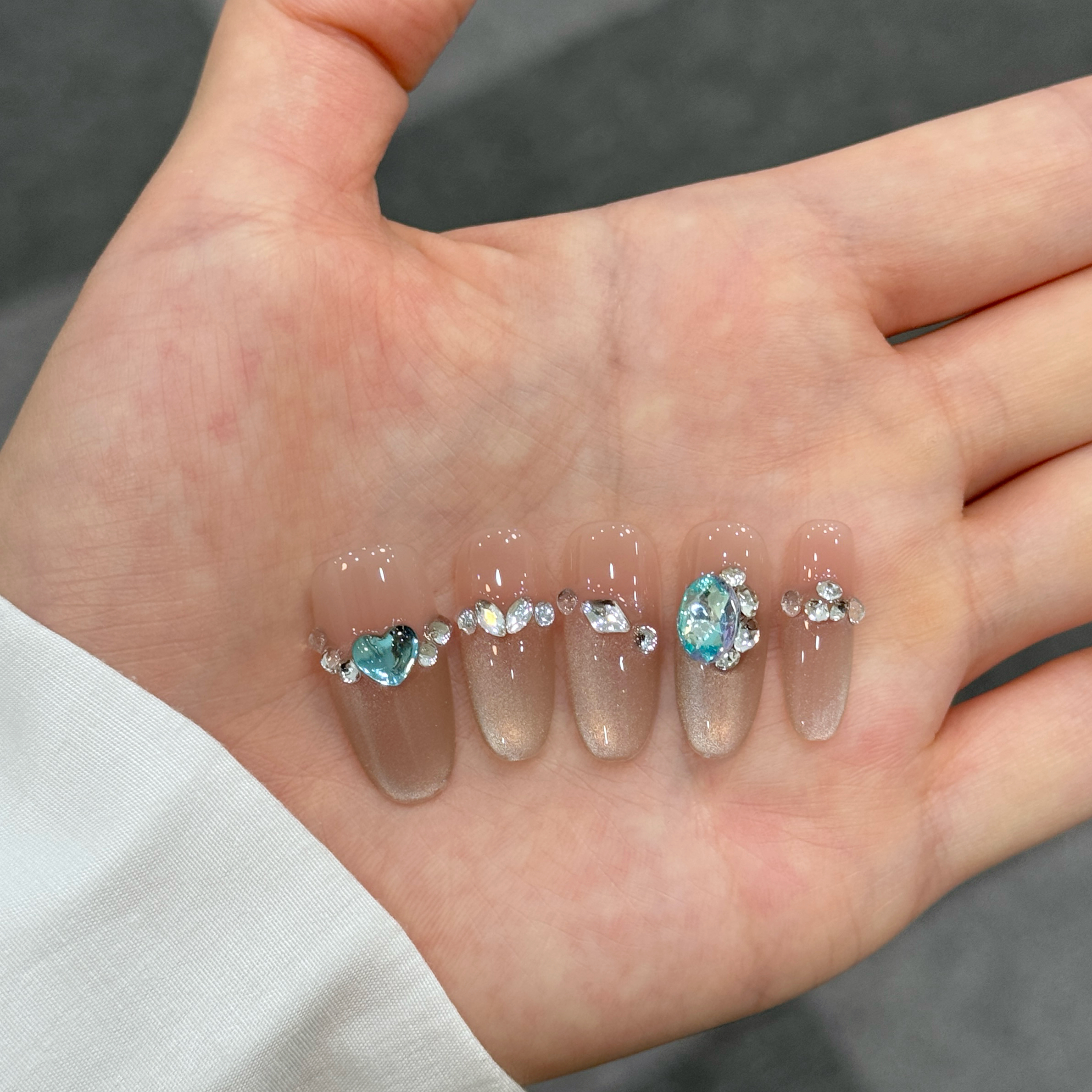 手工猫眼穿戴甲高级轻奢爆闪显白美甲贴片成品日常-V15