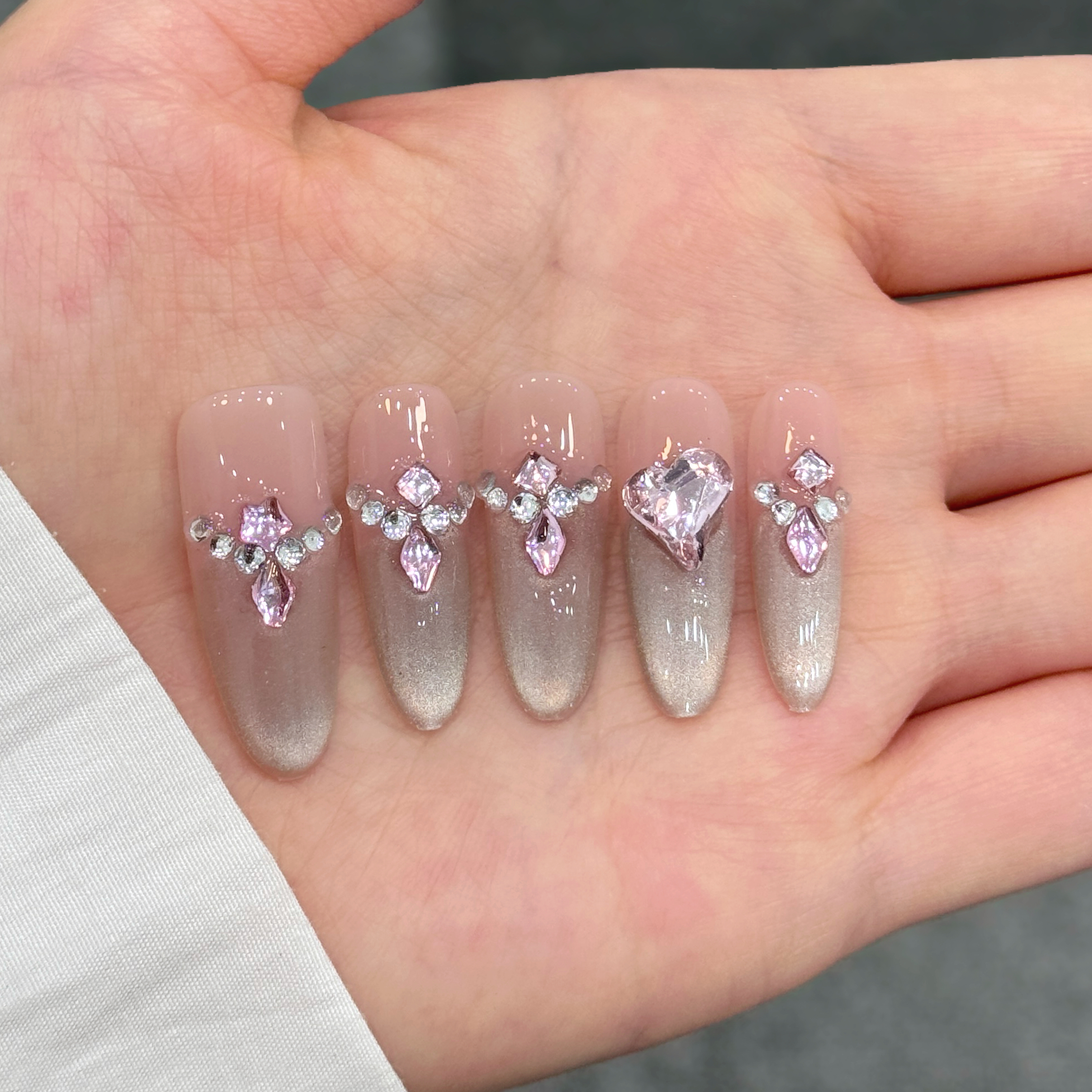 轻奢高级手工猫眼穿戴甲爆闪显白美甲贴片成品日常-V22