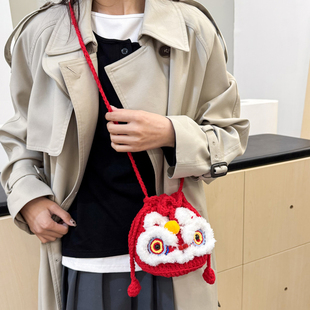 2026新款儿童成品醒狮包手工毛线包小老虎斜跨包针织包拜年红包