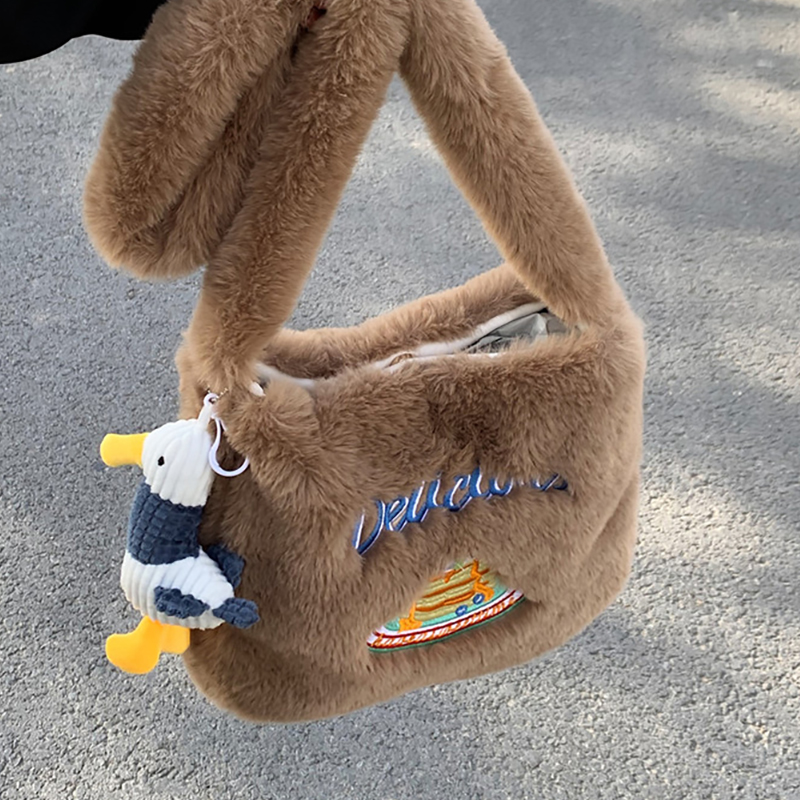 卡通可爱毛绒包包女秋冬2025新款时尚毛茸茸单肩包毛毛斜挎水桶包