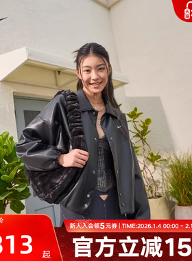 Nike耐克立领外套女冬新款刺绣小标黑色休闲皮衣夹克IO0477-010