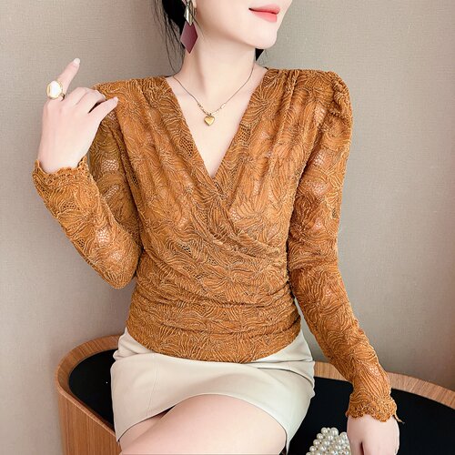 性感交叉V领蕾丝衫女秋冬设计感镂空长袖气质上衣洋气显瘦打底衫