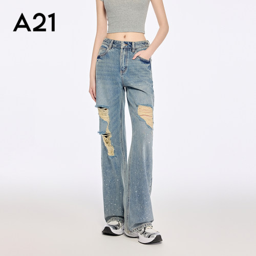 A21女装浅蓝水洗破洞牛仔裤