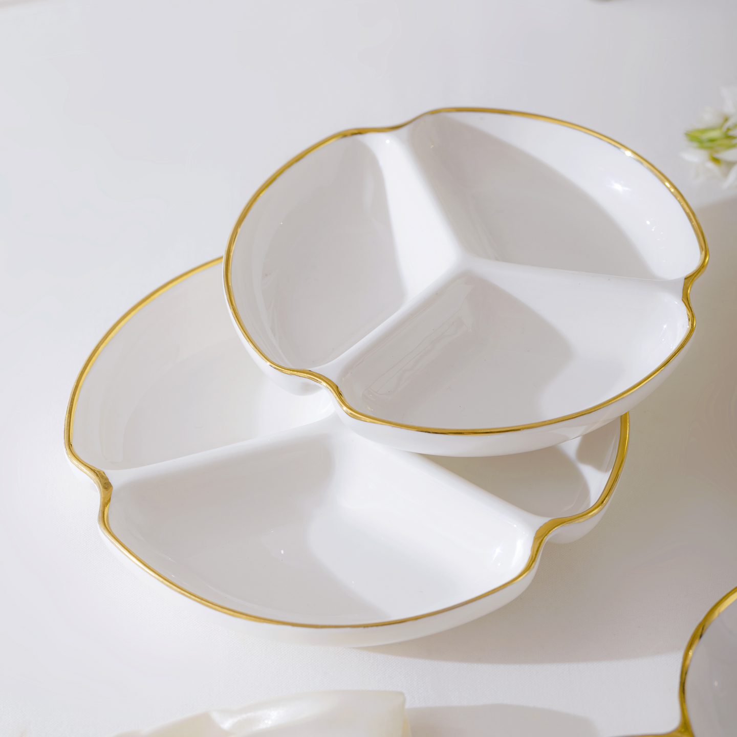 金边陶瓷分格盘家用分菜盘