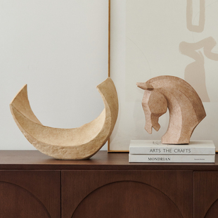 现代简约树脂果盘不规则U形摆件创意马头招财转运福马玄关装饰品