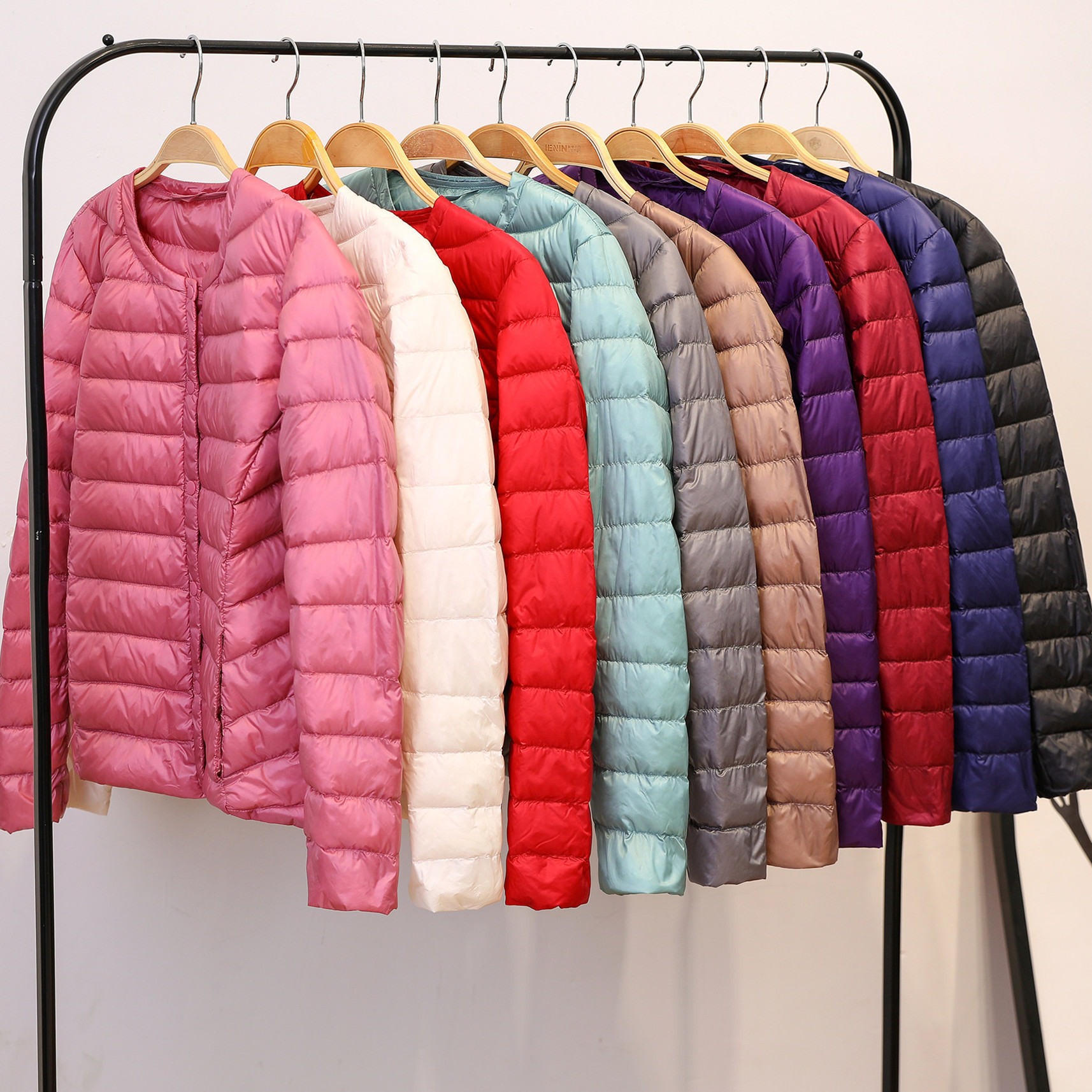 反季清仓内穿修身风轻薄羽绒服