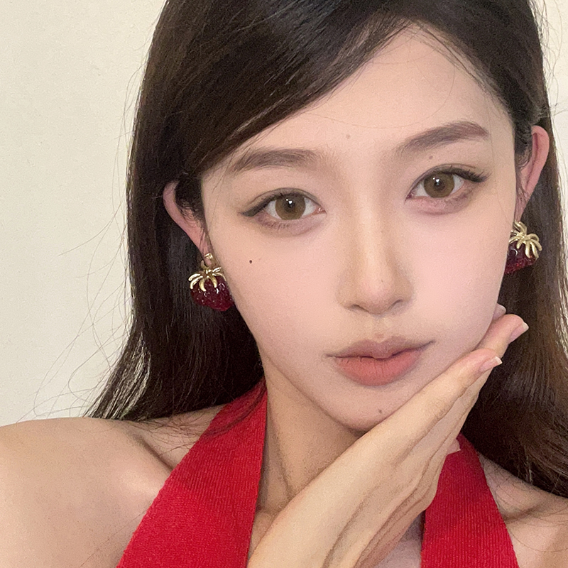 草莓浆果法式复古精致琉璃红色耳钉2024年新款中古风耳环甜美耳饰