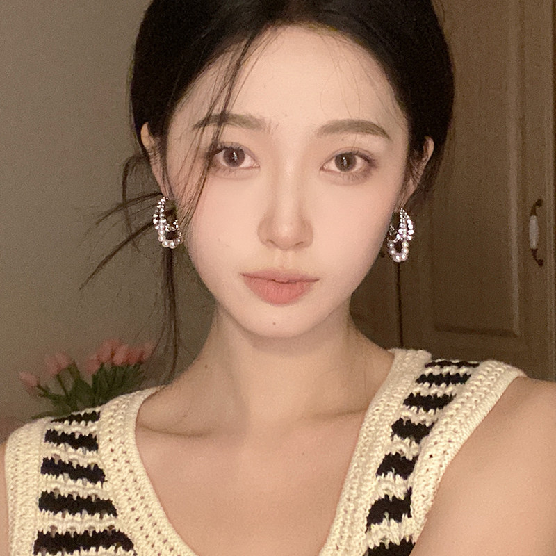 个性设计款圆弧造型珍珠耳环图片