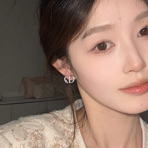 气质镶钻龙形字母CD耳环轻奢耳钉