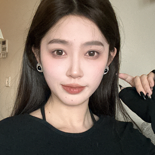 法式 复古黑银撞色耳环气质独特小众磨砂银色圆形耳钉简约百搭耳饰