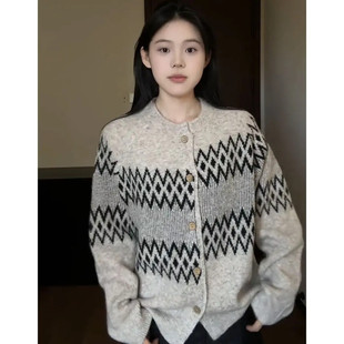 秋冬错位费尔岛开衫毛衣男款老钱风不对称菱格cleanfit提花针织衫