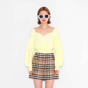 SU玛丝菲尔素针织衫女春温柔鹅黄色显肤白优雅v领短款上衣