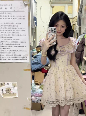 紫色小飞袖碎花连衣裙女夏2025新款纯欲风蕾丝边少女约会短裙子