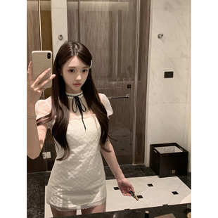 Le 19 RomanLand千金度假风泡泡袖植绒波点网纱拼接约会连衣裙